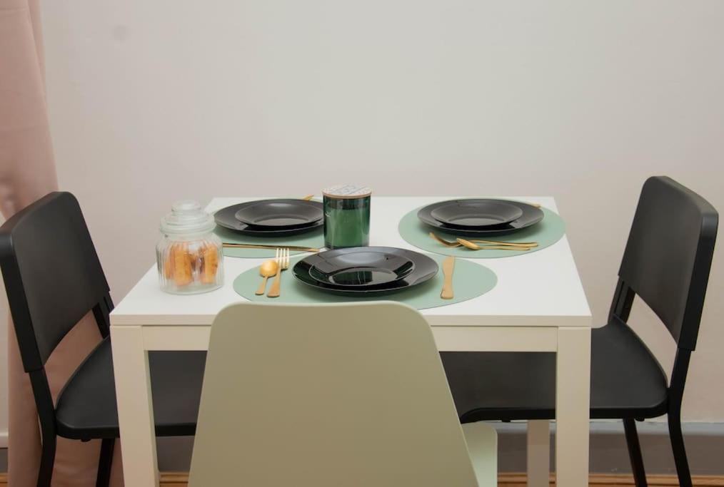 Le Moineau -Poterne -Parking Gratuit -Calme-Centre Apartment Valenciennes Bagian luar foto