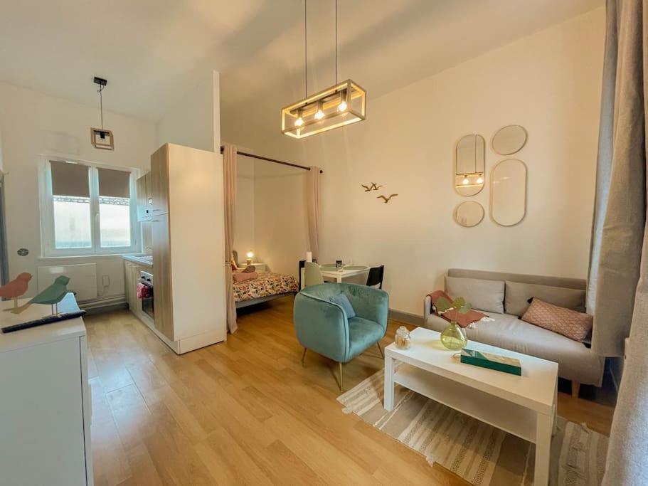 Le Moineau -Poterne -Parking Gratuit -Calme-Centre Apartment Valenciennes Bagian luar foto